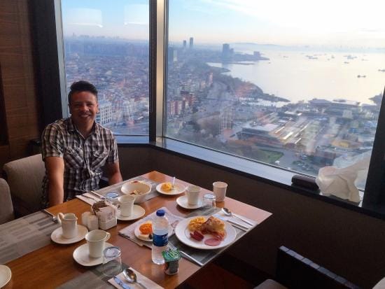 Sheraton Istanbul Atakoy lounge with panoramic views for VIP corporate meetings and events.