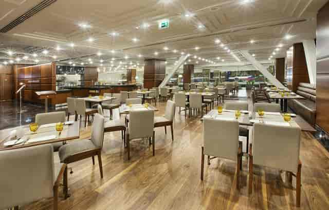 Trakya Multifunction Room 4: Elegant corporate event space for business meetings and networking.