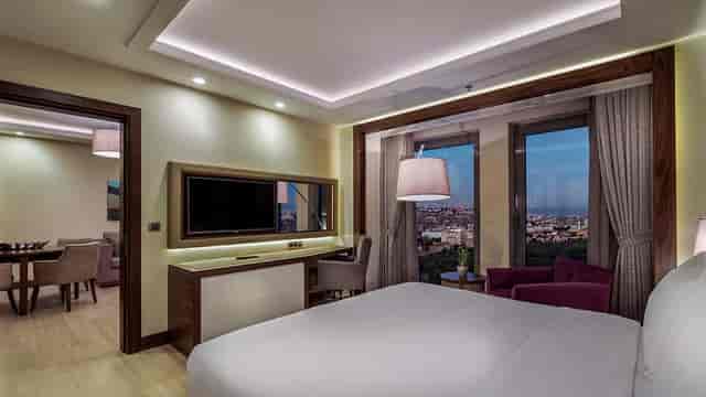 VIP hotel suite with meeting space at DoubleTree Istanbul Topkapi for corporate events or meetings.