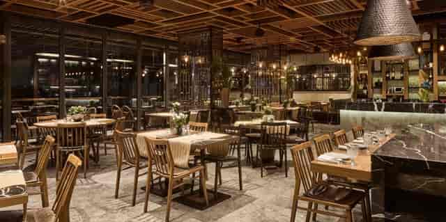 Sophisticated corporate dinner venue with wood-paneled ceiling at Gezi Hotel Bosphorus.