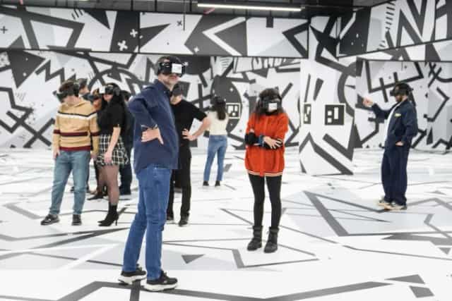 MÜZEVERSE VR experiential activation at Uniq Istanbul for immersive event marketing.