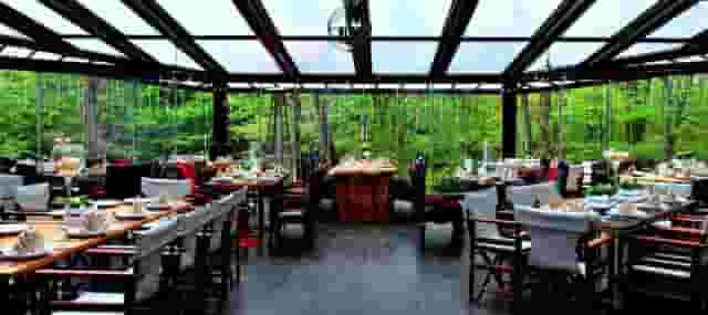 Izoletta Glass Salon