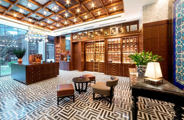 Aila lounge at Fairmont Quasar Istanbul, upscale venue for executive retreats and brand activations.