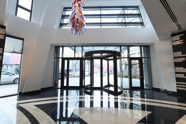 Liberty Square meeting room at Cher Hotel & Spa featuring high ceilings for corporate events.