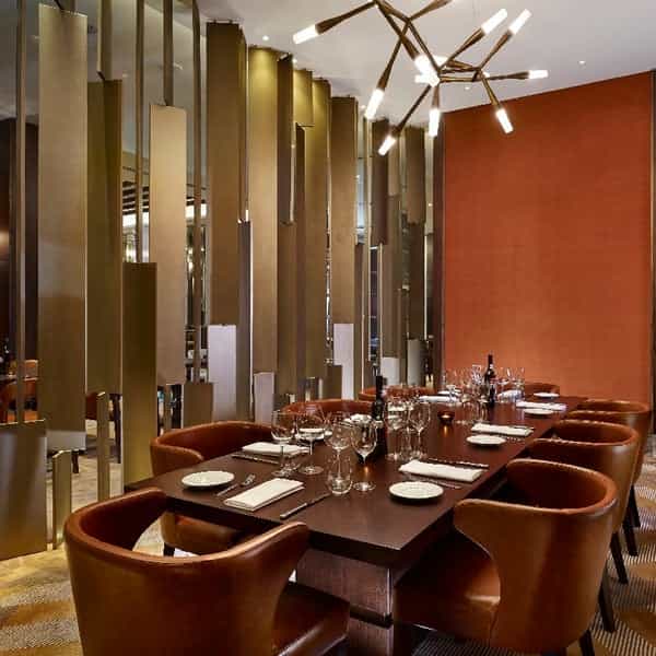 Private dining room in Brizo Istanbul with acoustic dividers for executive events.