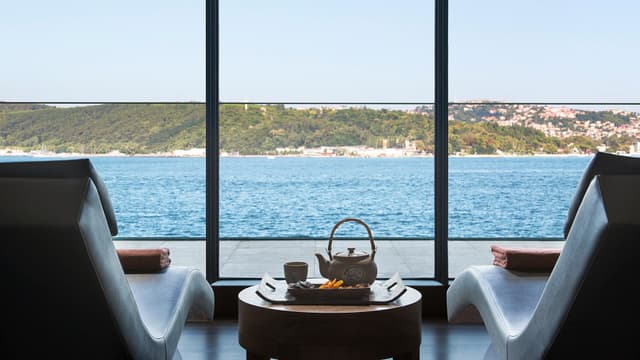 T Lounge