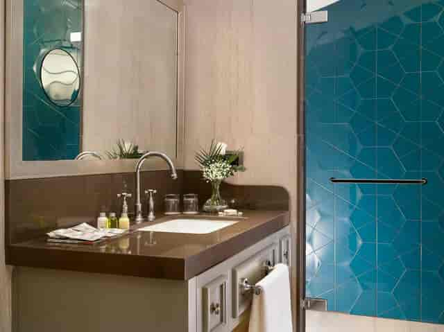 Cibali Meeting Room bathroom: luxury hotel event space for professional business conferences.