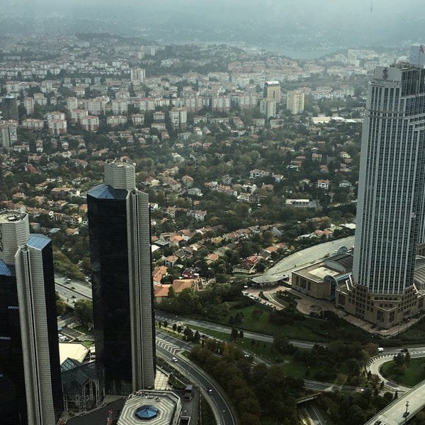 Vista Cafe at Sapphire Skydeck: Urban high-rise venue for corporate conferences and events.
