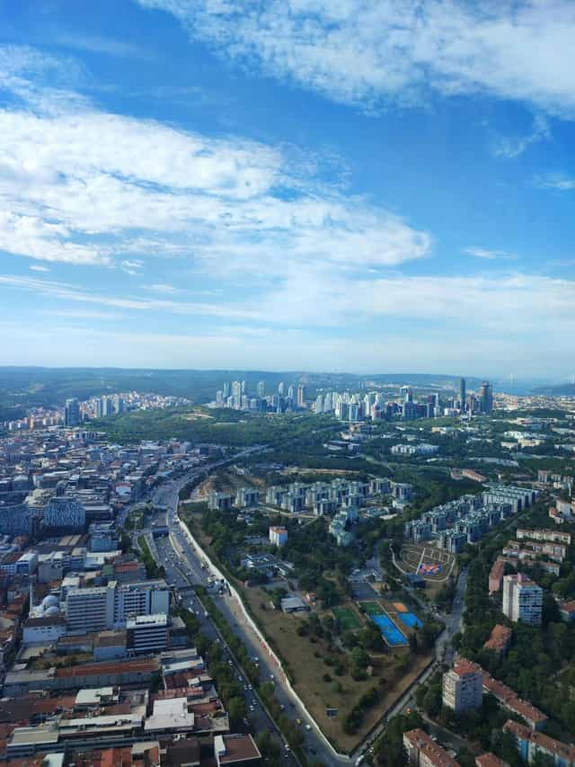 Sapphire Skydeck event center: modern corporate venue with urban views for business conferences.