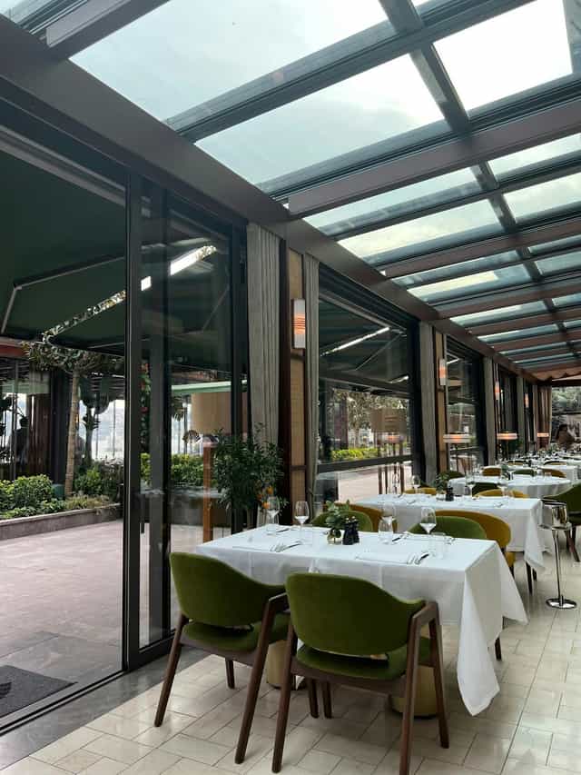 Olea Bosphorus Bar: Retractable roof venue for corporate events and evening receptions.