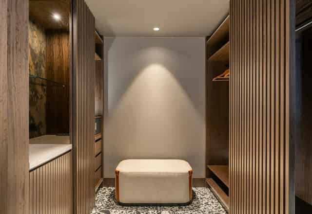 LARUS 1-2