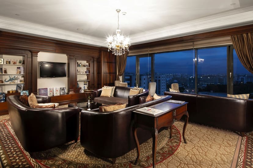 Luxury executive boardroom at Crowne Plaza Istanbul Florya for VIP networking and business events.