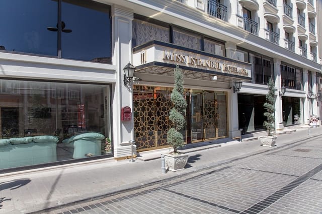 Boutique outdoor pool at Miss Istanbul Hotel for corporate board meetings and incentive trips.