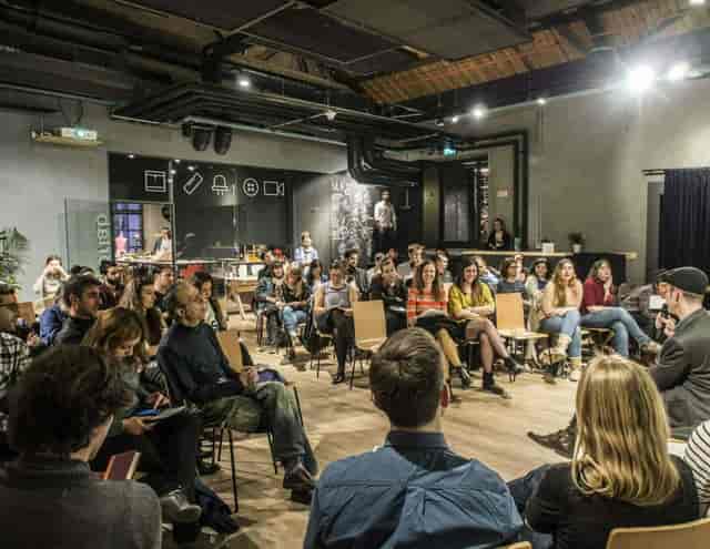 Private Office seminar in industrial HUB Istanbul with circular seating for community engagement.