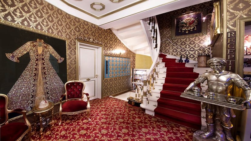 Opulent Sultan Tughra Hotel suite for immersive VIP event and luxury gala planning.