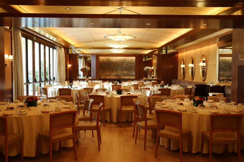 Teatro Room banquet space at Four Seasons Milano set for corporate and social events.