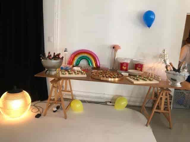 DIY catering station at Le Solaris event: rustic food display for professional event planning.