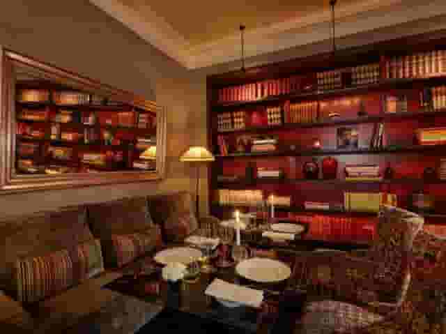 Restaurant & Bar