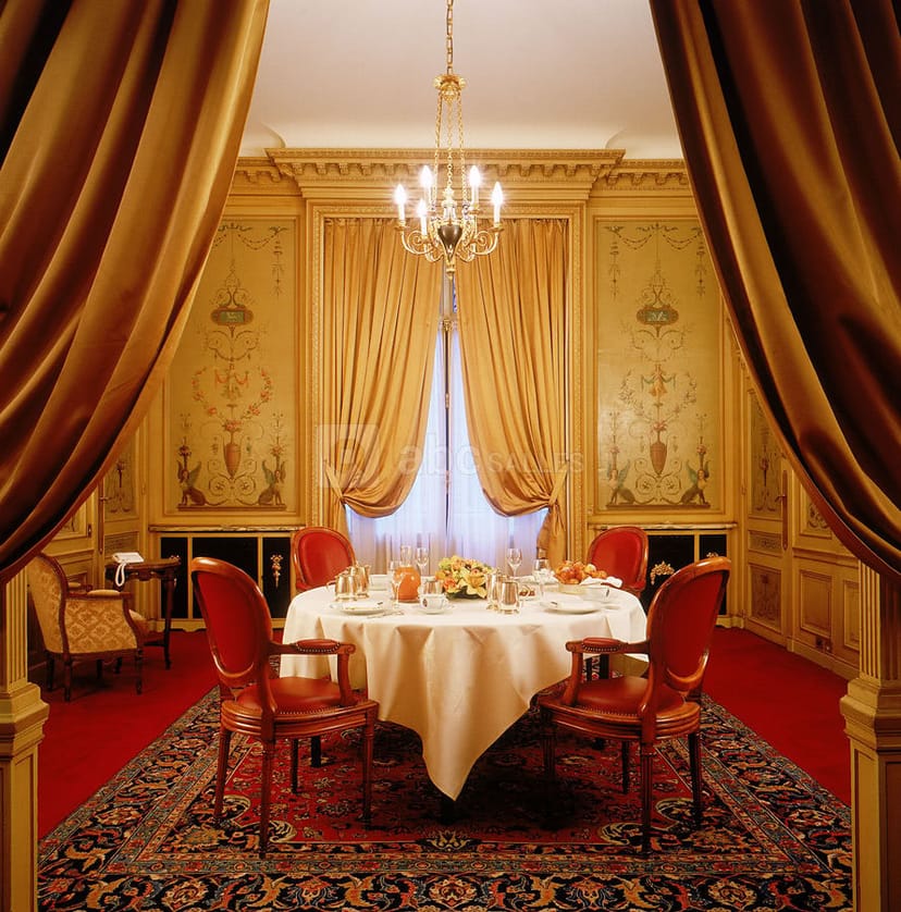Salon Majestic at Hotel Raphael: Private dining room for VIP board meetings and corporate lunches.