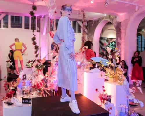 L'Atelier Galerie Au Roi: Avant-garde floral installation for a luxury brand product launch.