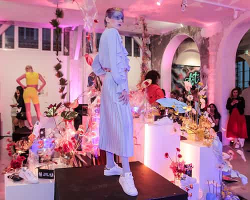 L'Atelier Galerie Au Roi: Avant-garde floral installation for a luxury brand product launch.