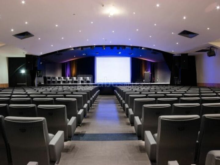 Karnak auditorium stage at Espace Saint-Martin for professional keynote and corporate event.