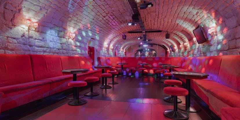 Le Privé vaulted cellar main room, perfect for nightlife events and corporate receptions.