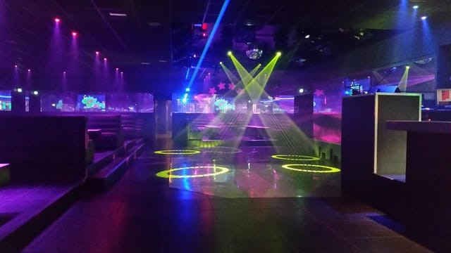 Le Privé nightclub main room with dance floor, perfect for social events and after-parties.