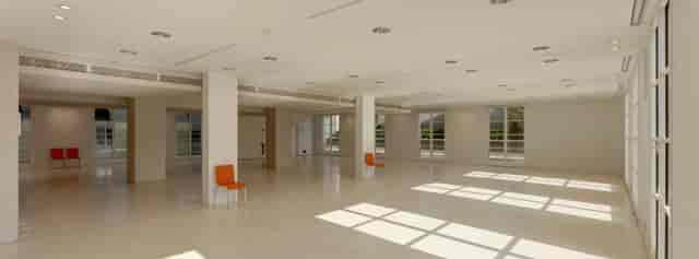 Bright Salon d’about event space at Cité de l'architecture with structural columns for hire.