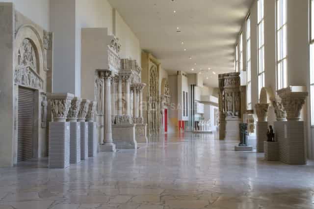 Galerie des moulages: atmospheric architectural gallery space for upscale corporate event rentals.