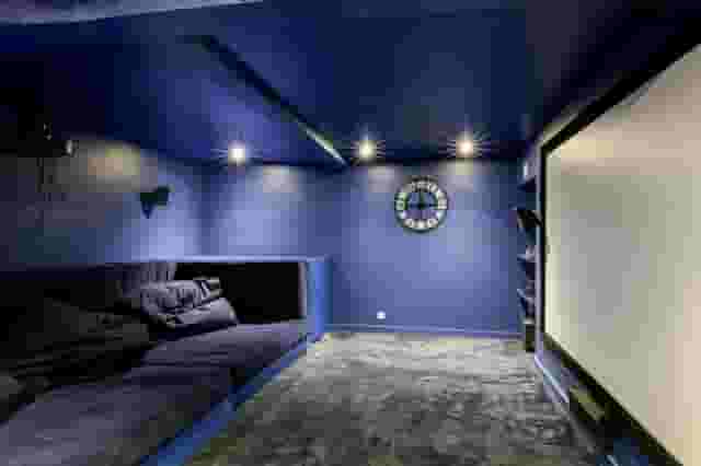 Private Cinema