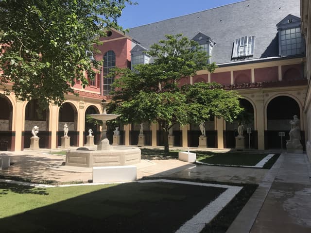 Cour du mûrier