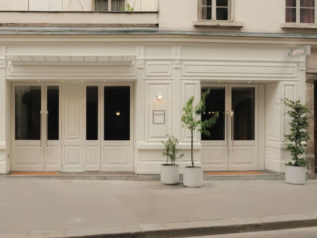Cocktail bar