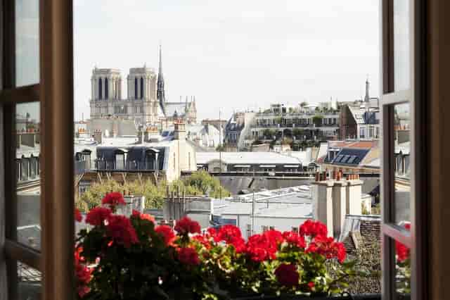 Luxury Parisian executive suite lounge for VIP corporate events and incentive travel.