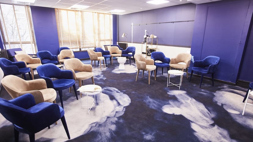 Le 28 George V meeting room with circular seating for collaborative workshops and corporate events.