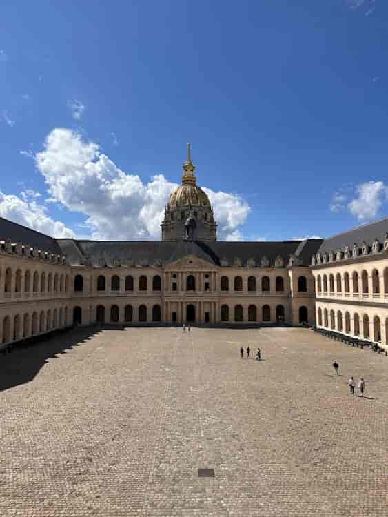 The Dome courtyard, Army Museum: symmetrical Paris venue for grand galas and corporate receptions.