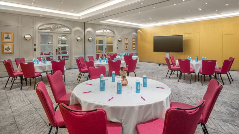 Concorde M Social Paris hotel breakout room for corporate meetings and team collaboration events.