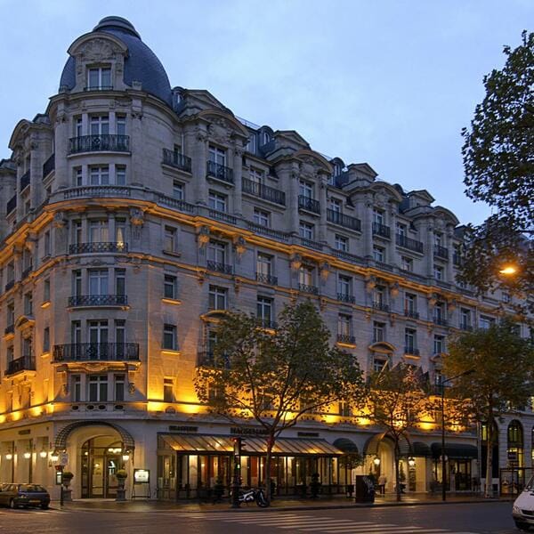 Luxury Parisian hotel venue for executive retreats and boutique board meetings.