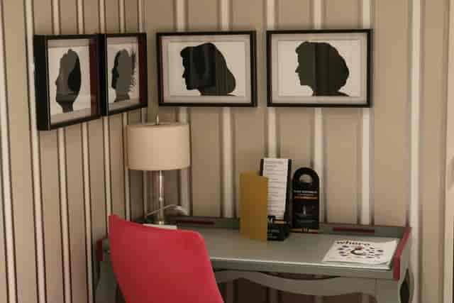 Private Salon workstation at HÔTEL BAUME PARIS, ideal for business travel and corporate meetings.