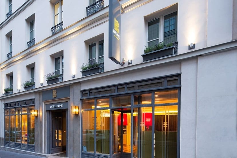 Private office at Hôtel Baume Paris: boutique offsite venue for intimate professional meetings.