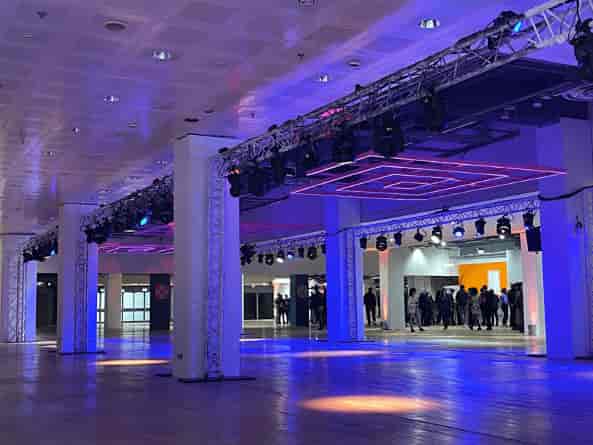 Galerie Panoramique event space with purple lighting for corporate conferences and gala events.