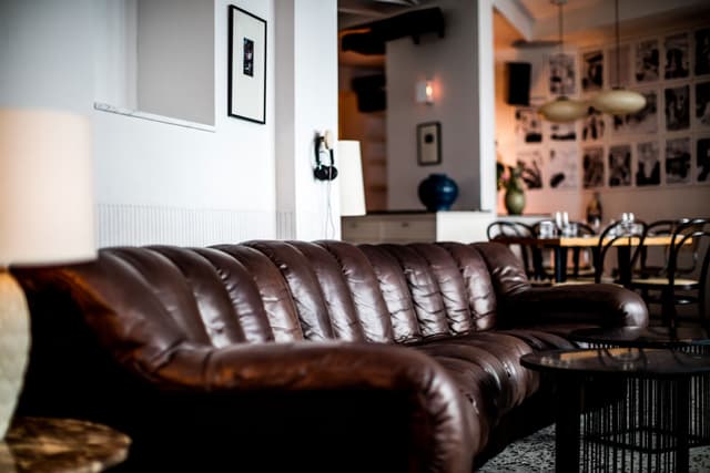 bar