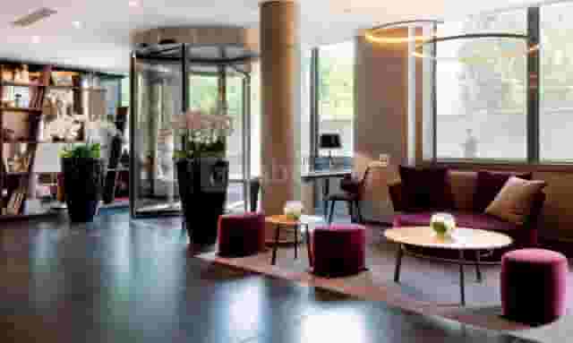Lounge bar