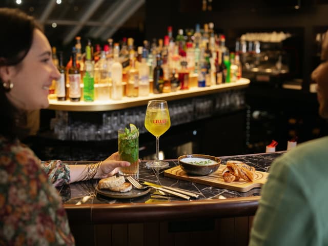Cocktail bar