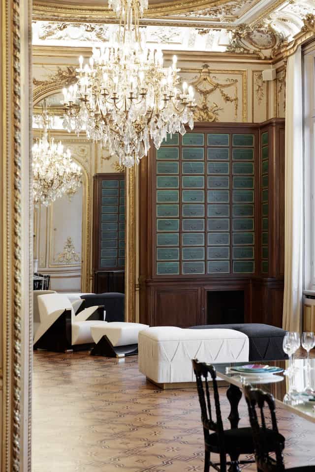 La Galerie Bourbon luxury venue with historic chandeliers for upscale VIP corporate events.