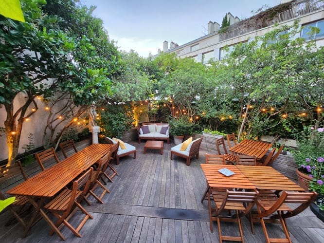 Terrace at Sourire de Passy with lounge seating for corporate reception and private mixer events.
