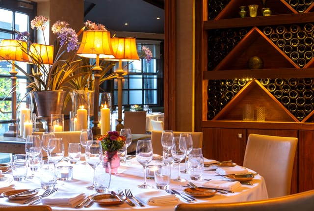 Private dining at Suesey Suite: elegant table setting for corporate board dinners and events.