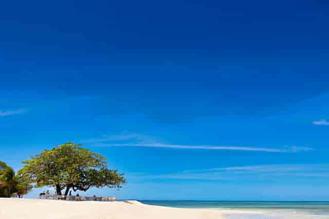 The View Bar on Bawe Island: Luxury sunset corporate event venue for incentive trips.