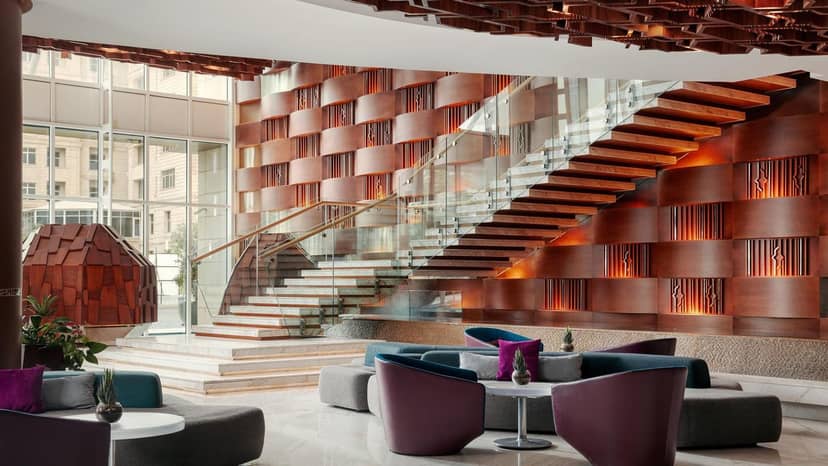 Neftchiler Boardroom at Baku Marriott Hotel: Luxury venue for VIP receptions and networking events.