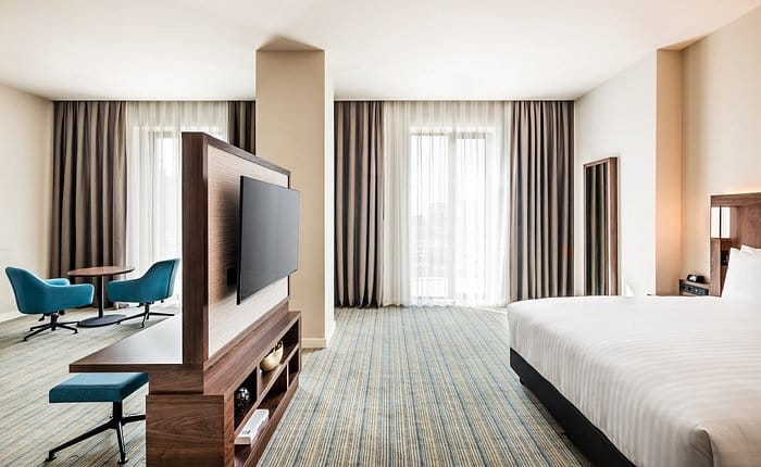 Luxury VIP suite at Courtyard Baku with workspace, ideal for corporate travel and business meetings.